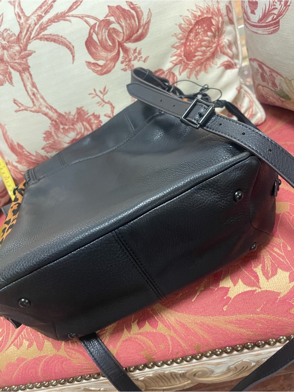 Aimee Kestenberg Black Shoulder Bag with Leopard Print - Picture 6 of 8